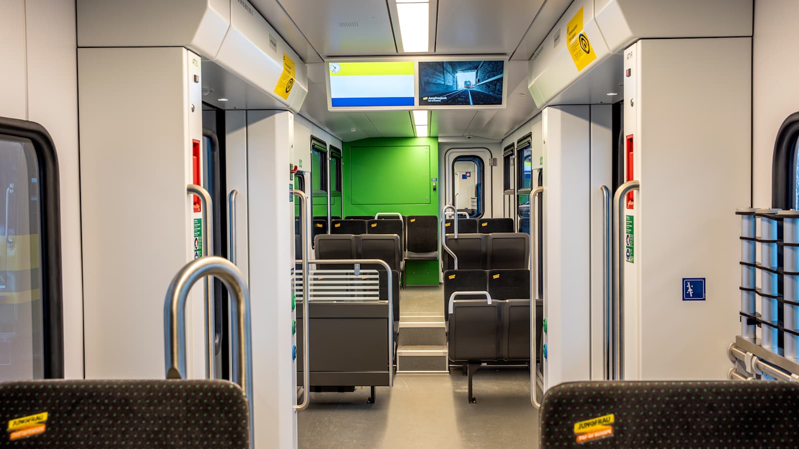 Screens in den Zügen