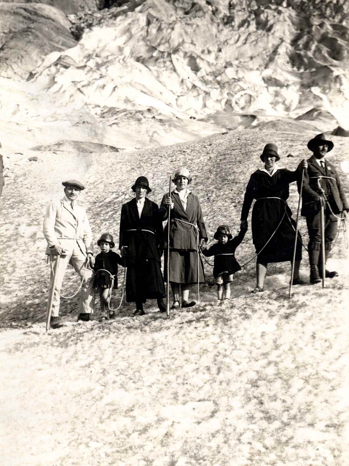 Photographie historique de guides de montagne