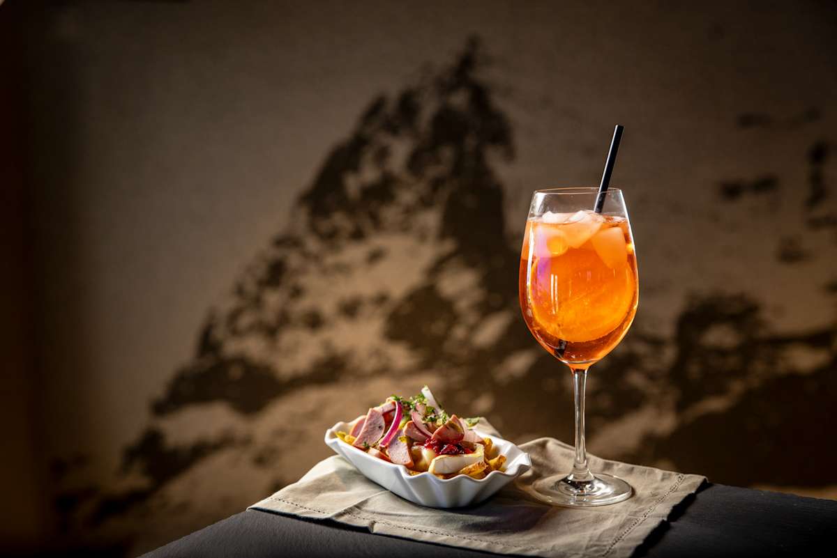 The Wall Bar boisson et loaded fries