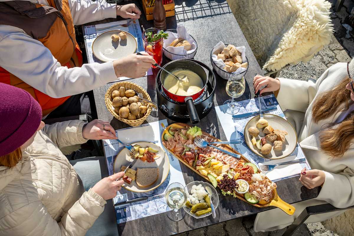 Gedeckter Tisch im Berggasthaus First