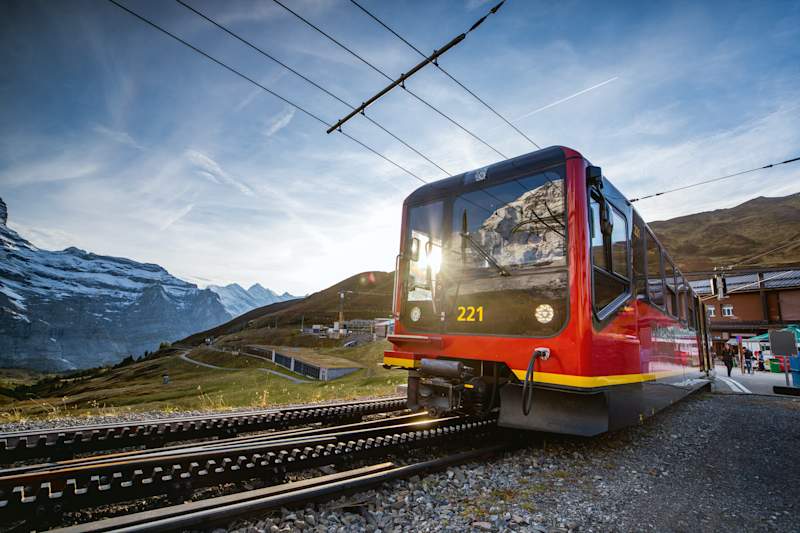Einmalige Zugfahrt durch den Berg